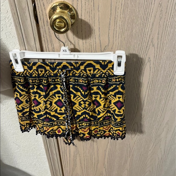 Two piece small set - Picture 2 of 5